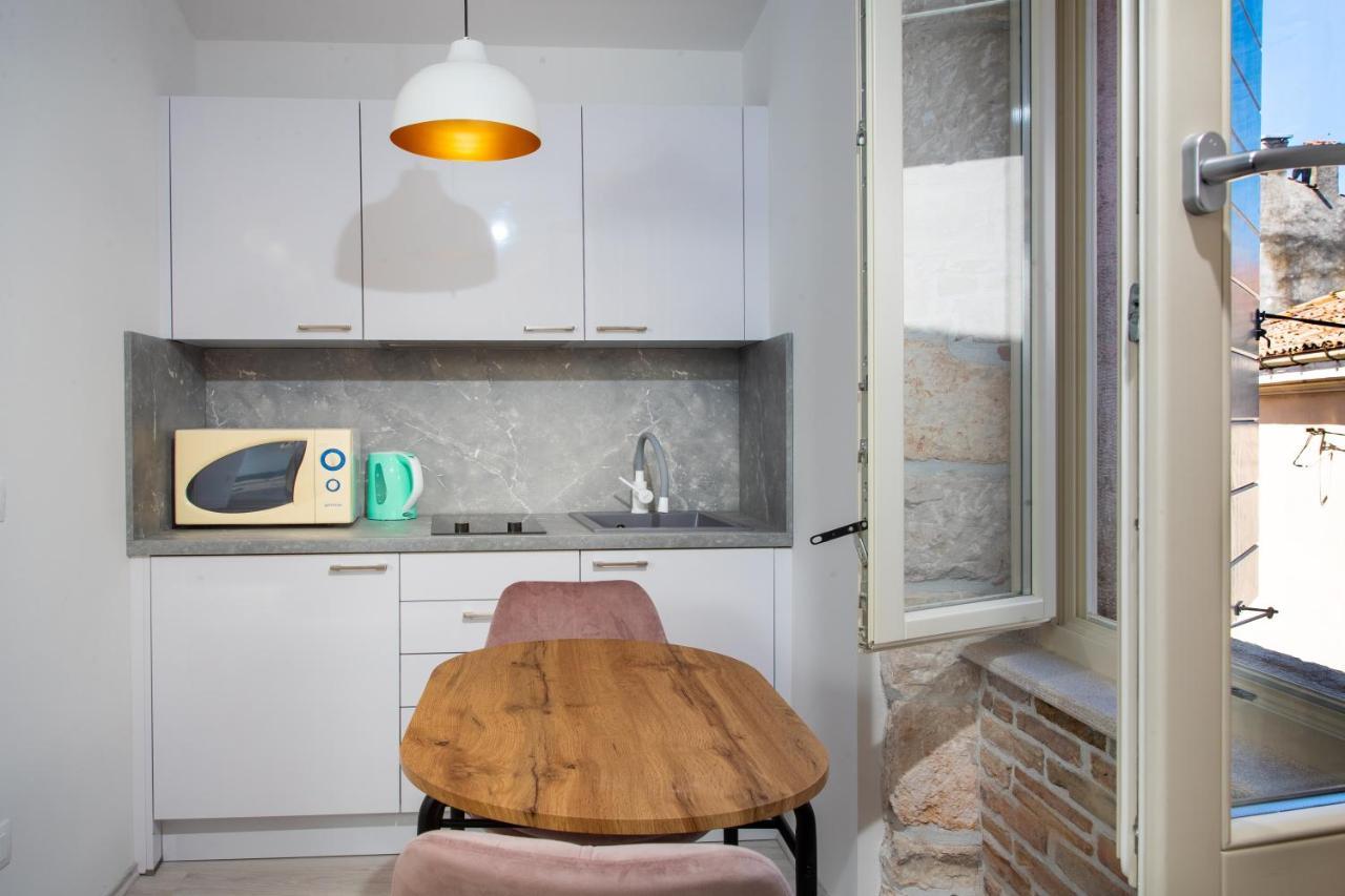 Apartments And Rooms Luan Rovinj Bagian luar foto