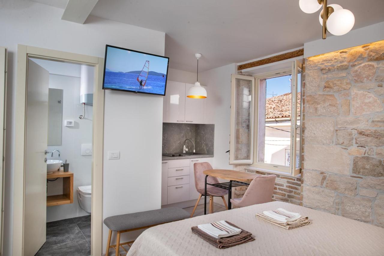 Apartments And Rooms Luan Rovinj Bagian luar foto