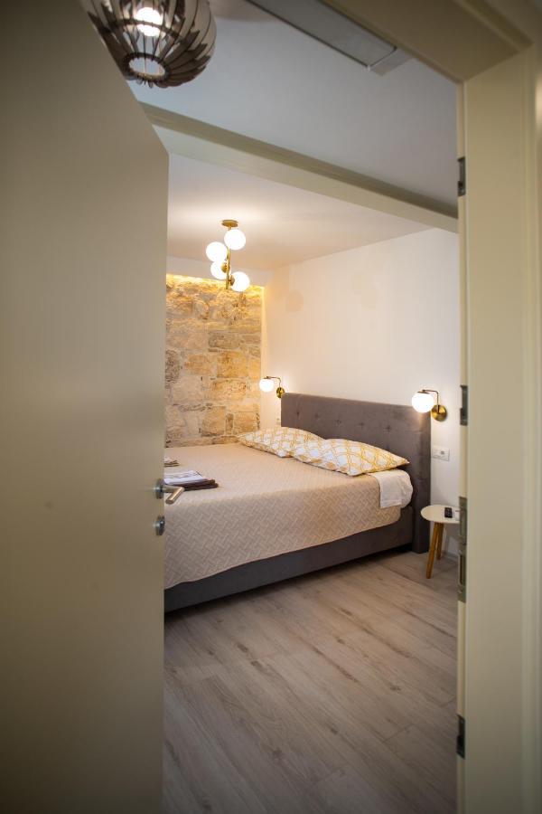 Apartments And Rooms Luan Rovinj Bagian luar foto